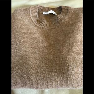 100% cashmere Zara sweater. So soft. Perfect condition.